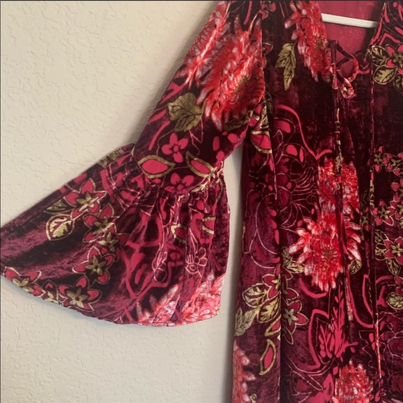 Velvet Tunic with flare sleeves, criss cross top - Picture 7 of 8